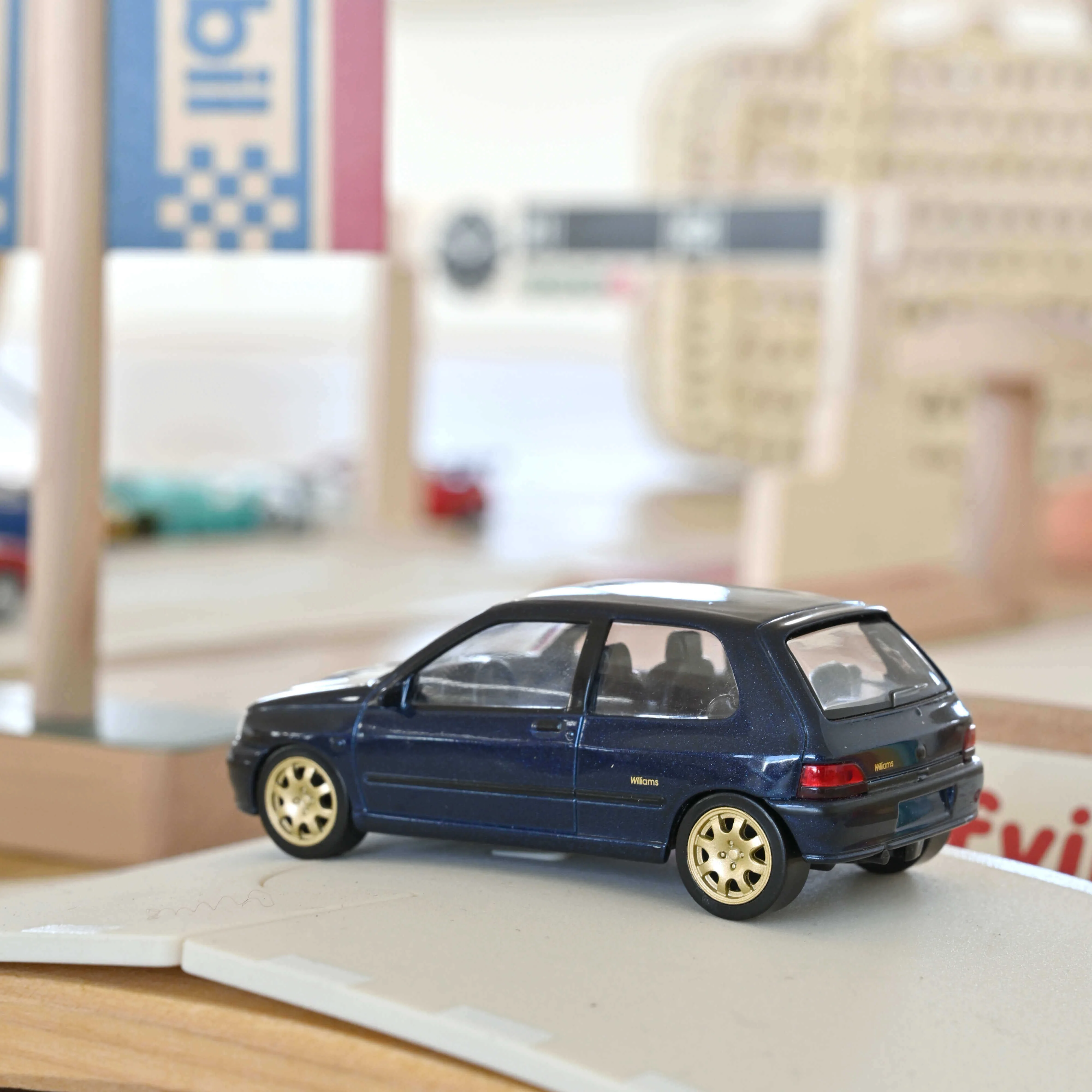 Miniature 2