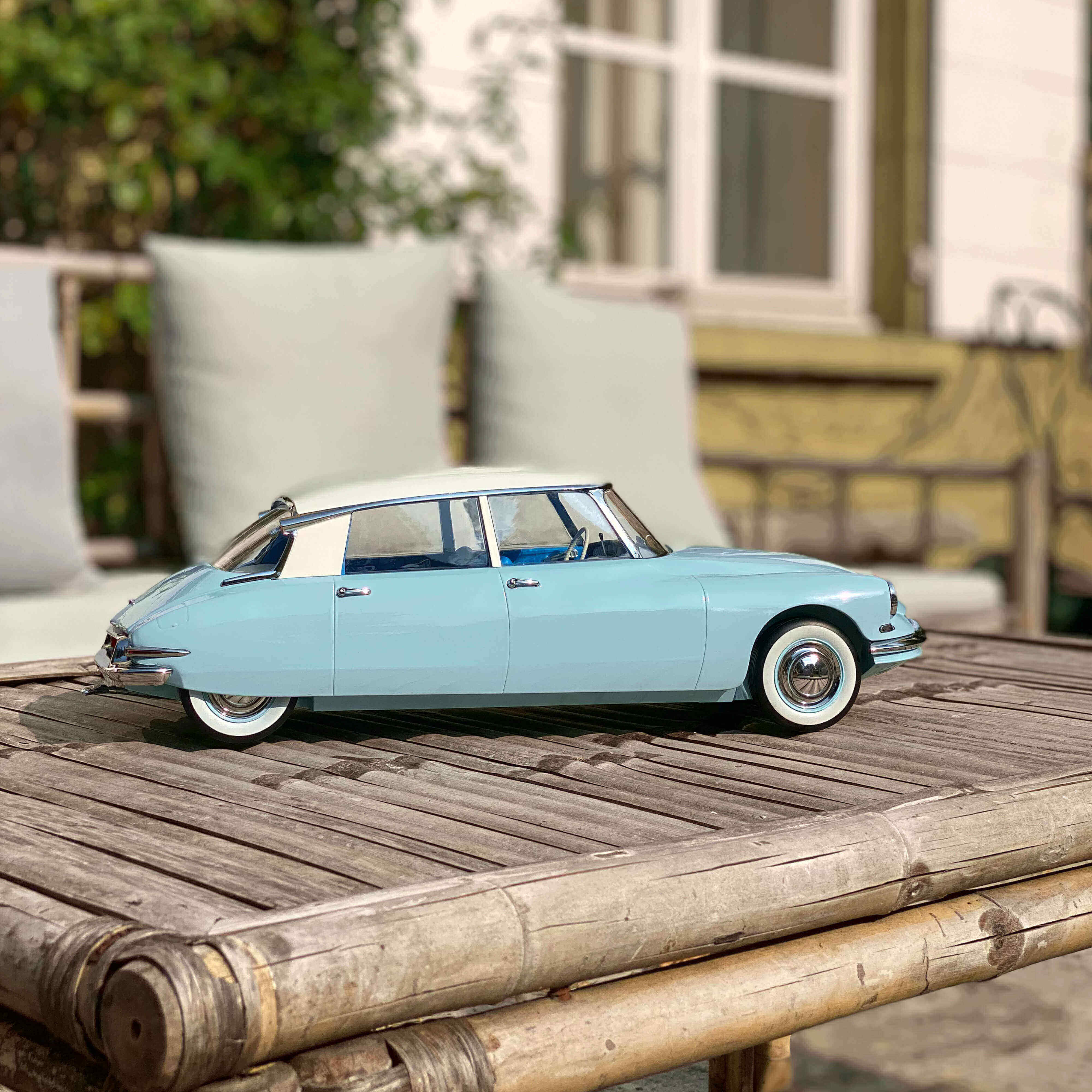Miniature 1